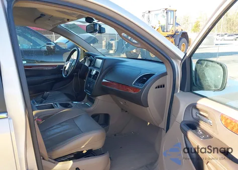 2012 Chrysler Town & Country Touring-L z USA, uszkodzony, nr VIN 2C4RC1CG5CR413491